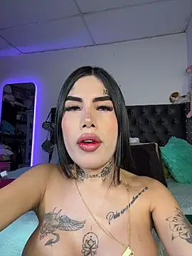 saragill323's live cam