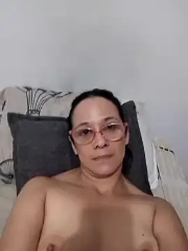 nicolle_milf1978 webcam