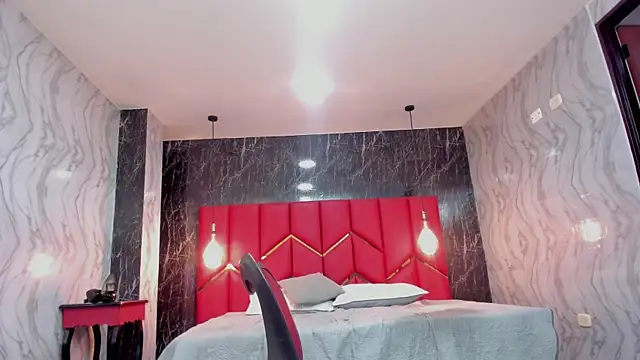 LatinaHoleQueen webcam