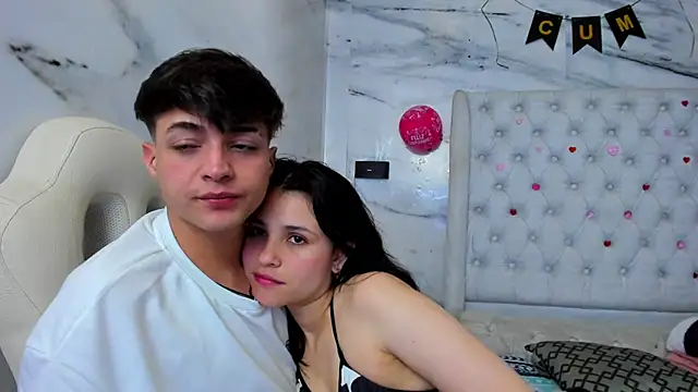 Ari_and_Storm webcam