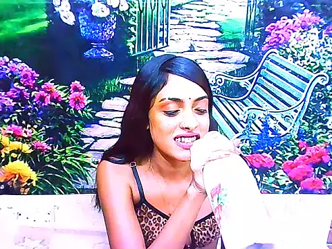 IndianPretty14u2Luv webcam