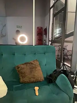 Antonella_Juliet... Live Webcam on Stripchat