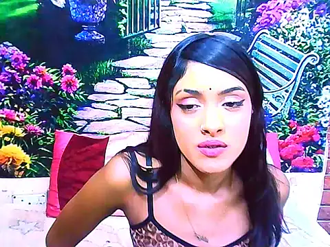IndianPretty14u2Luv webcam