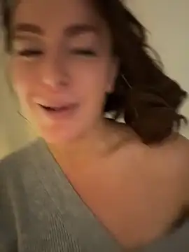 Webcam Model (ChristinaSiemone)  is live.Free join now!