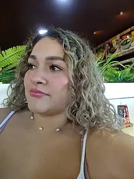 Sara_smiiith211 webcam