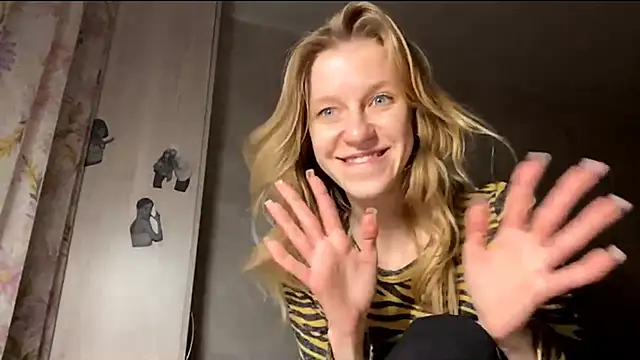 CuriousMildness webcam