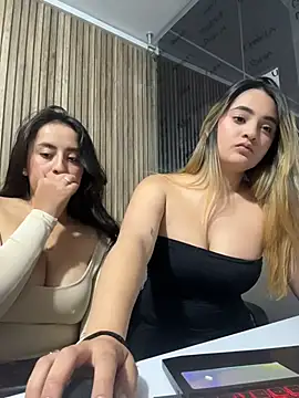 Antonella_Julieta webcam