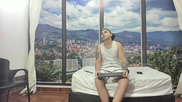 SabrinaAndEddy webcam