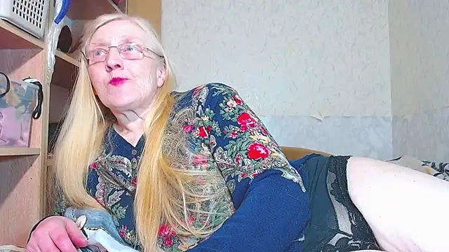 MadamBombShell webcam