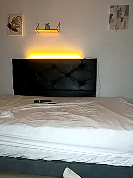 sarah_and_taylor webcam