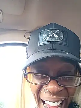 Jasmine_FullsShine webcam