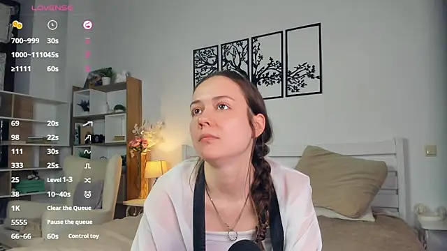 MalvinaTrafford webcam