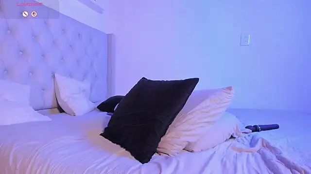 kristal_benet webcam