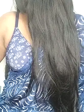 Tamil_Azhaghi webcam