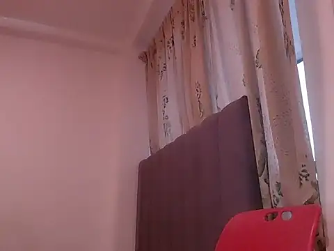 saara_johnson496 webcam