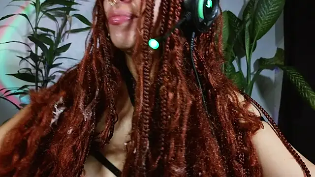 bri_von_dhara__ webcam