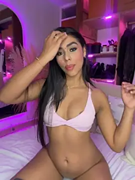 rossie_blooms (F teen) - warm me up a little 🤯🥵