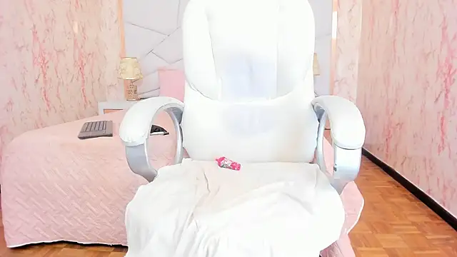 Emily_Whinfre webcam