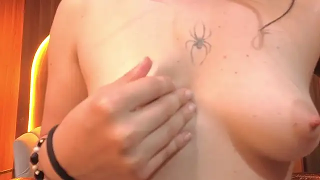 Erika_Suarez_b webcam