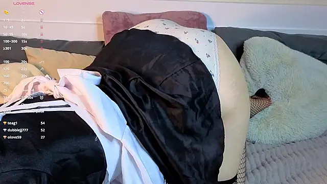 JulietteRain Stripchat cam model