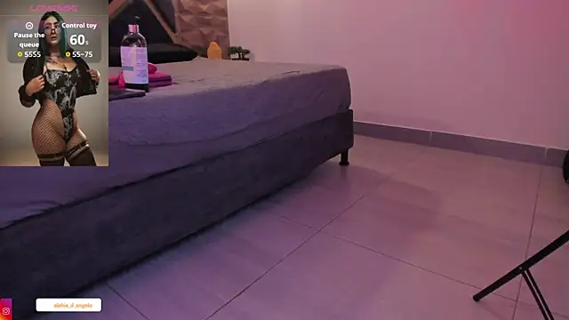 Alahia_Dangelo webcam
