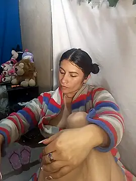 laurahotdirty webcam