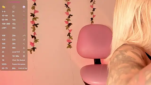 Ashleyroys_111 webcam