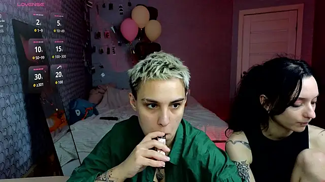 LuxuryLoverss webcam