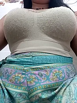 cute-mahek webcam