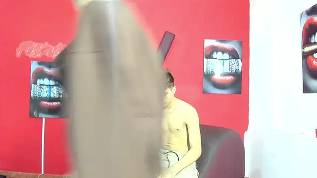 VERY_HOT_GUYS webcam