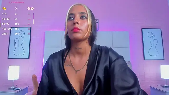 charlotte_kisss webcam