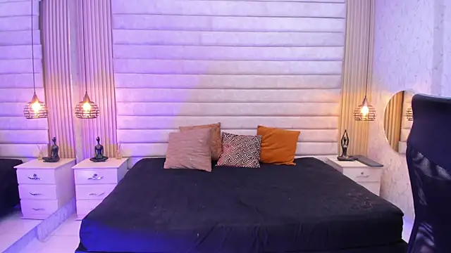 VictoriaaBlair webcam