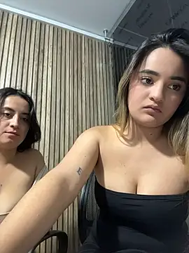 Antonella_Julieta webcam