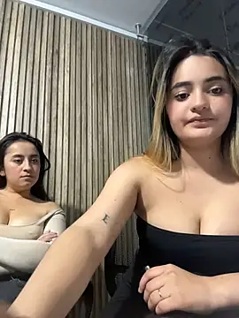 Antonella_Julieta webcam