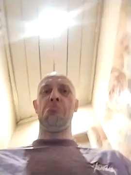 MaxDevilWhite webcam