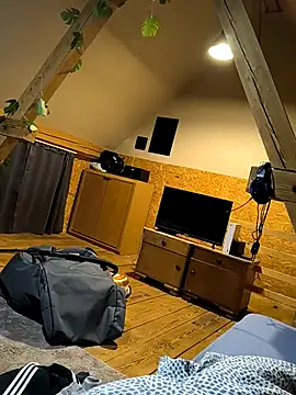 xhamsterlivelukas webcam