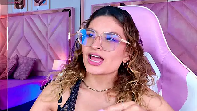 emilyjonesss_ webcam