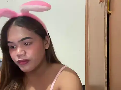 yourhotwild_bella webcam