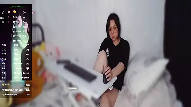 Xiao_Yi_0814 Stripchat cam model