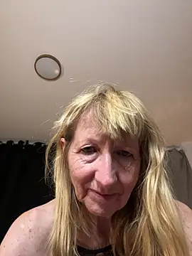 MatureKim Stripchat cam model