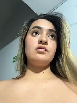 Antonella_Julieta webcam