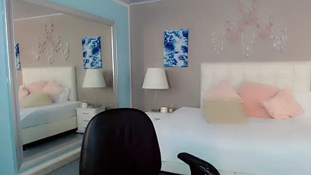 _Maddison_Ivanova_ webcam