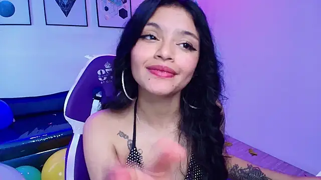 Maddie_T18 webcam