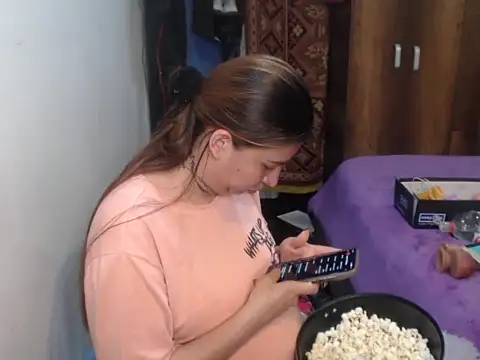 layanafuckass webcam