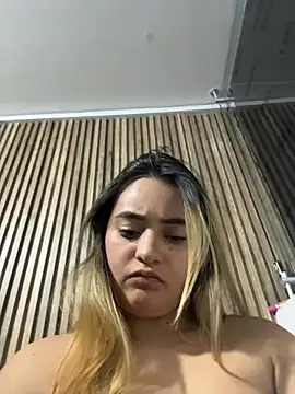 Antonella_Julieta webcam