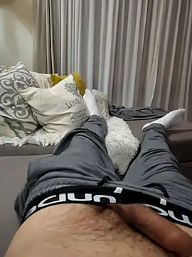 luqenzo - LuqenZo's free webcam - UK Sex Cams