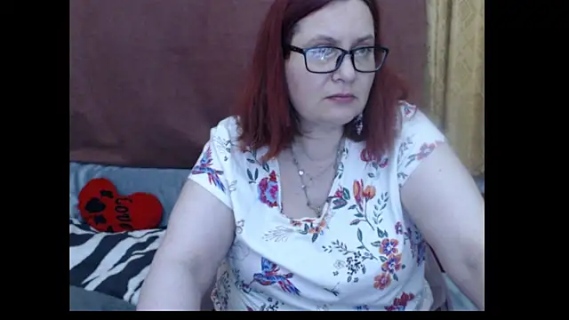 PlayfullMature webcam