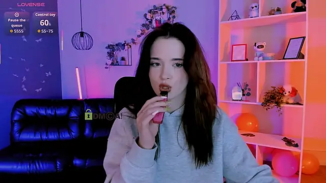 liana_kisses - Liana_kisses's free webcam - UK Sex Cams