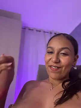 Webcam Model (MiilaBlake)  is live.Free join now!