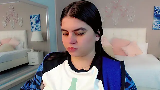 _Maddison_Ivanova_ webcam